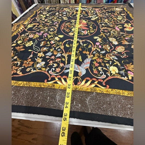 Hermès Carré 90 "Pierres d'Orient et d'Occident" silk scarf. - Picture 9 of 12